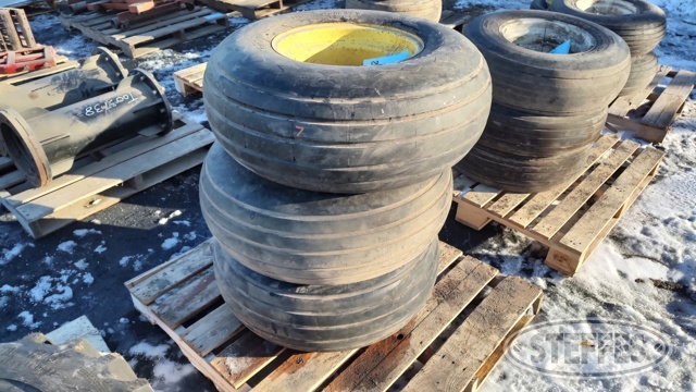 (3) 12.5L-15 tires on 6-bolt steel rims